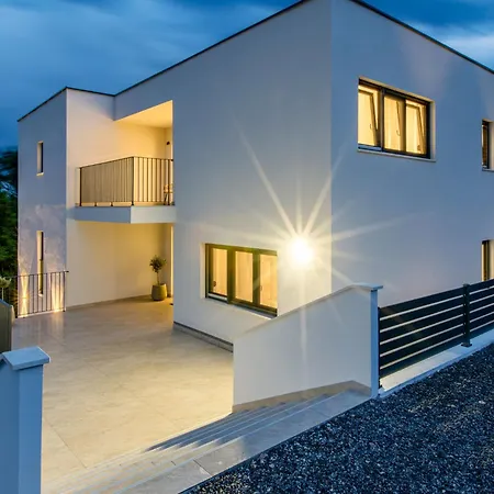 Antica By Interhome *